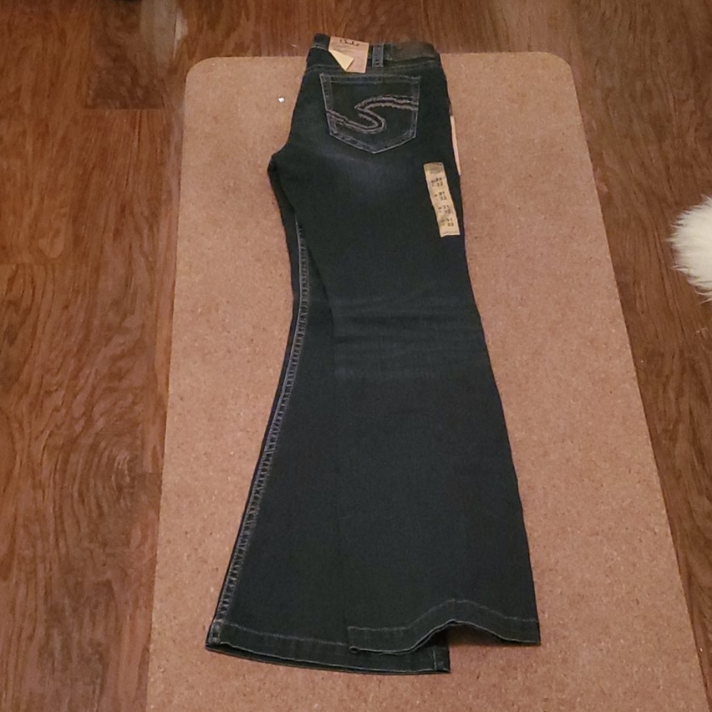 Brand new with tags Silver jeans suki flare jeans